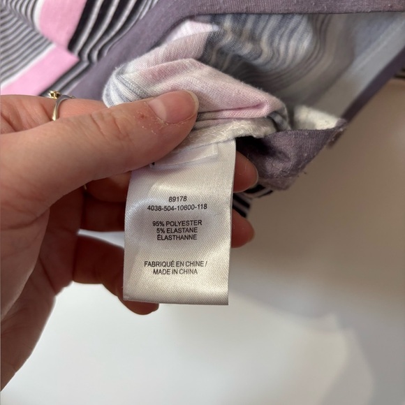 🎉4/30$🎉 Striped & Floral Printed Top – Laura 🌺 - Picture 3 of 4